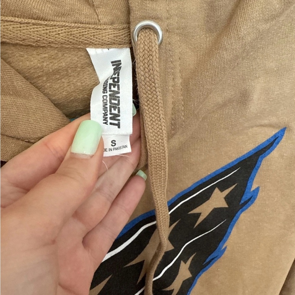 Washington Capitals Screaming Eagle Tan Hoodie - Picture 2 of 4
